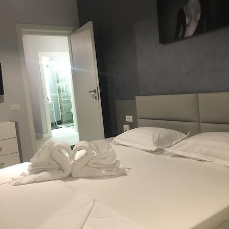 Arthemis Apartment Mamaia Esterno foto